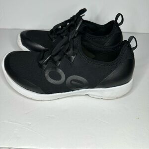 OOFOS Black Athletic Shoes with White Sole